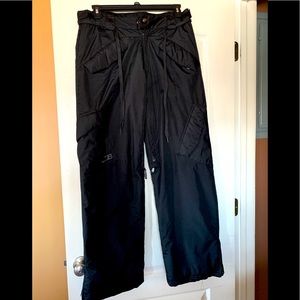Men’s snow pants.